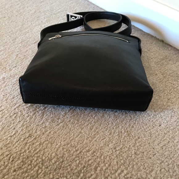 Ralph Lauren black leather crossbag. - Picture 6 of 7